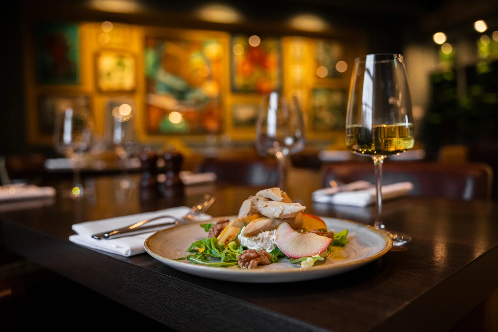 Eighteen Restaurant & Bar